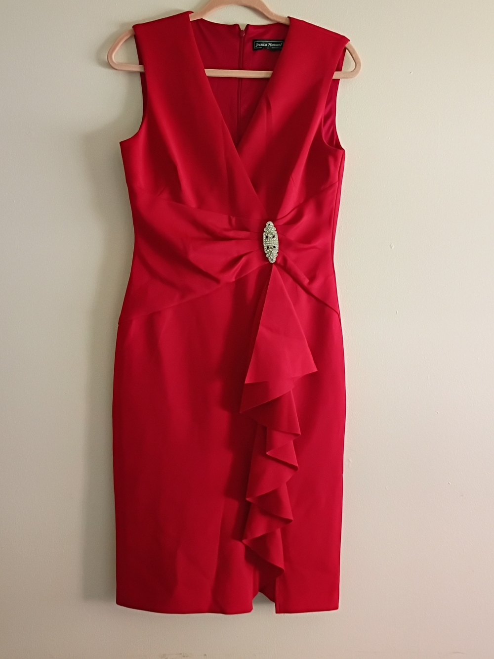 Jessica Howard Red Rhinestone Brooch Ruffle Sleeveless Sheath Cocktail SizeM